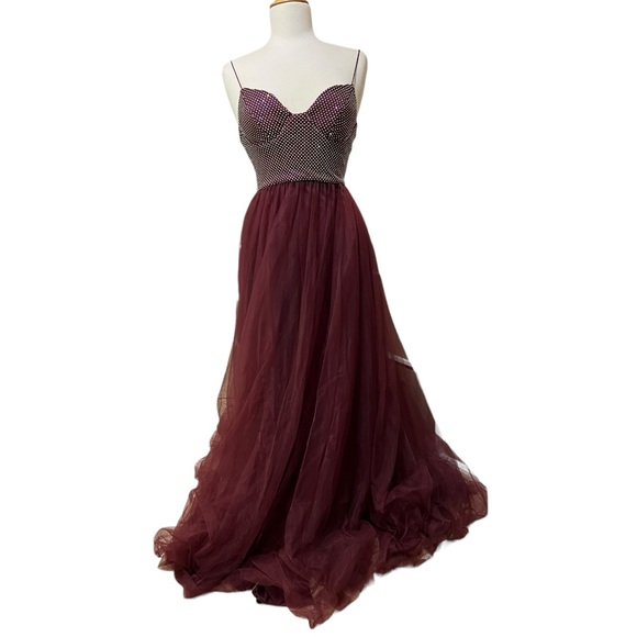 B. Darlin
Sleeveless Mini Dot Printed Bra Bodice Full Tulle Skirt Ball Gown 3/4 - Picture 12 of 13